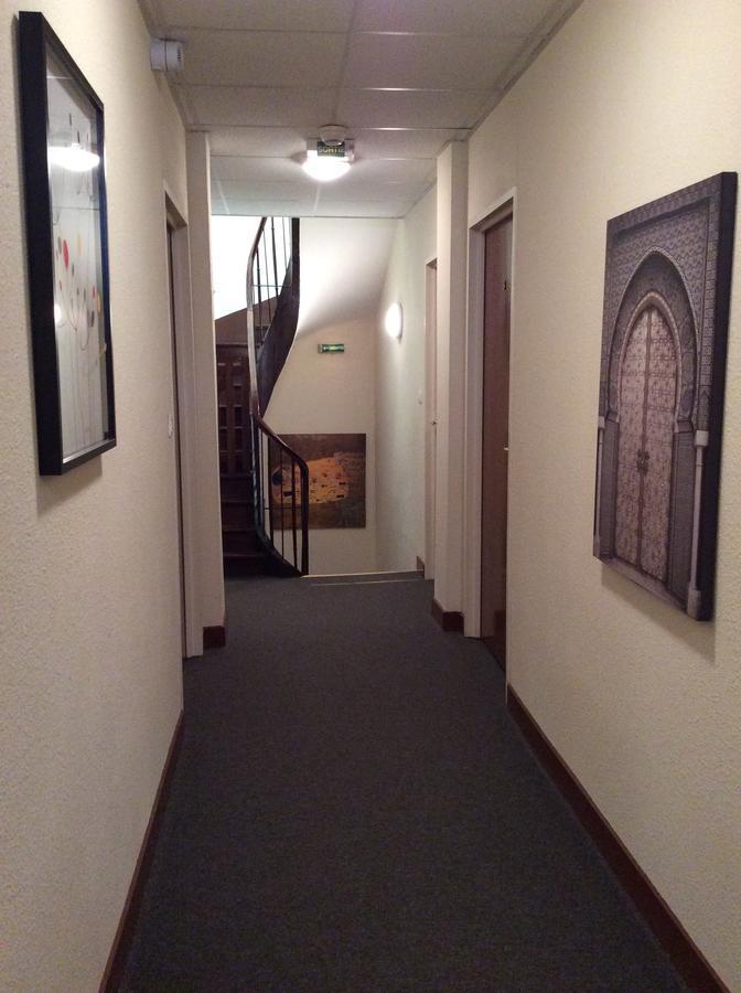 Logis Hotel Du Champ De Foire Saint-Aulaye-Puymangou Екстериор снимка