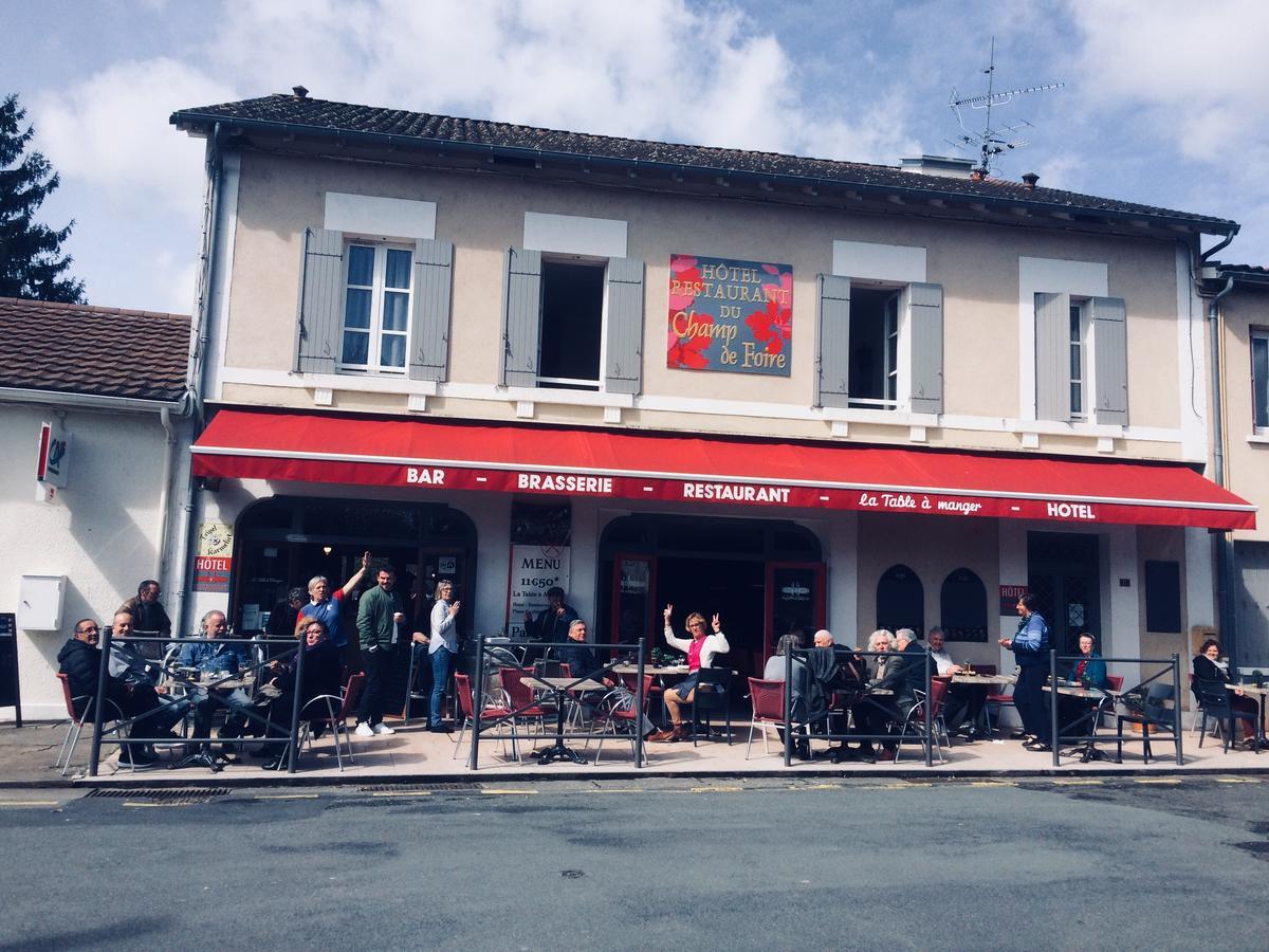 Logis Hotel Du Champ De Foire Saint-Aulaye-Puymangou Екстериор снимка
